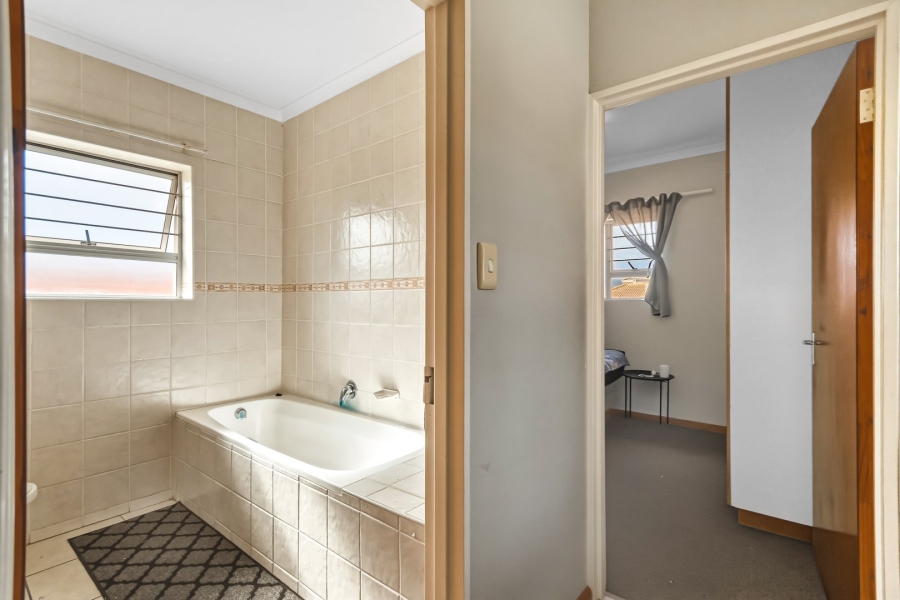 3 Bedroom Property for Sale in Fairview Golf Estate Western Cape